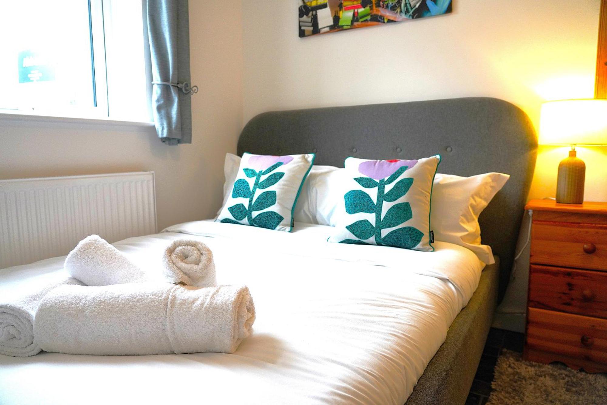 Sleeps 10, Free Parking, Close To Science Park, King Size Bed Milton  Exterior photo