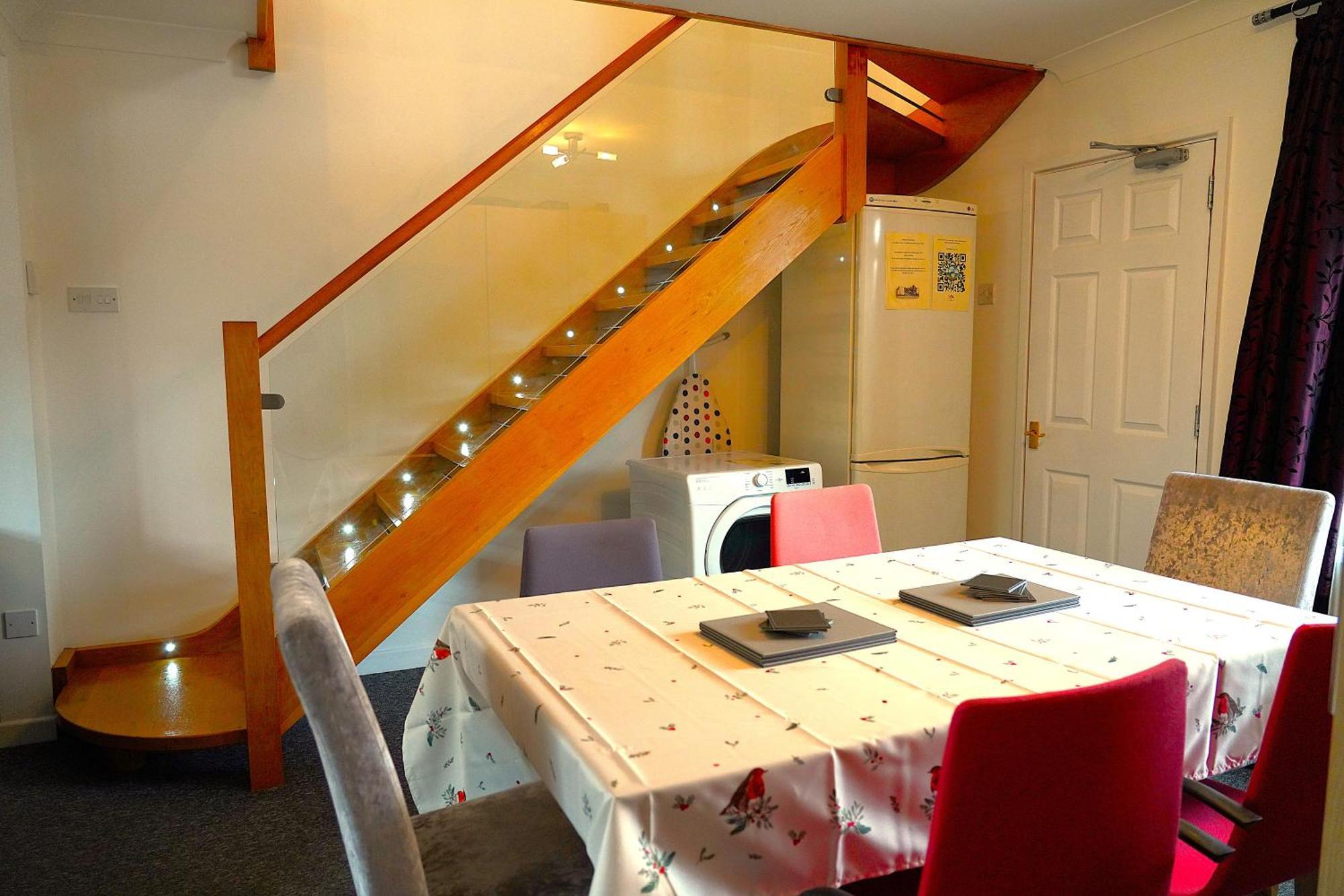 Sleeps 10, Free Parking, Close To Science Park, King Size Bed Milton  Exterior photo