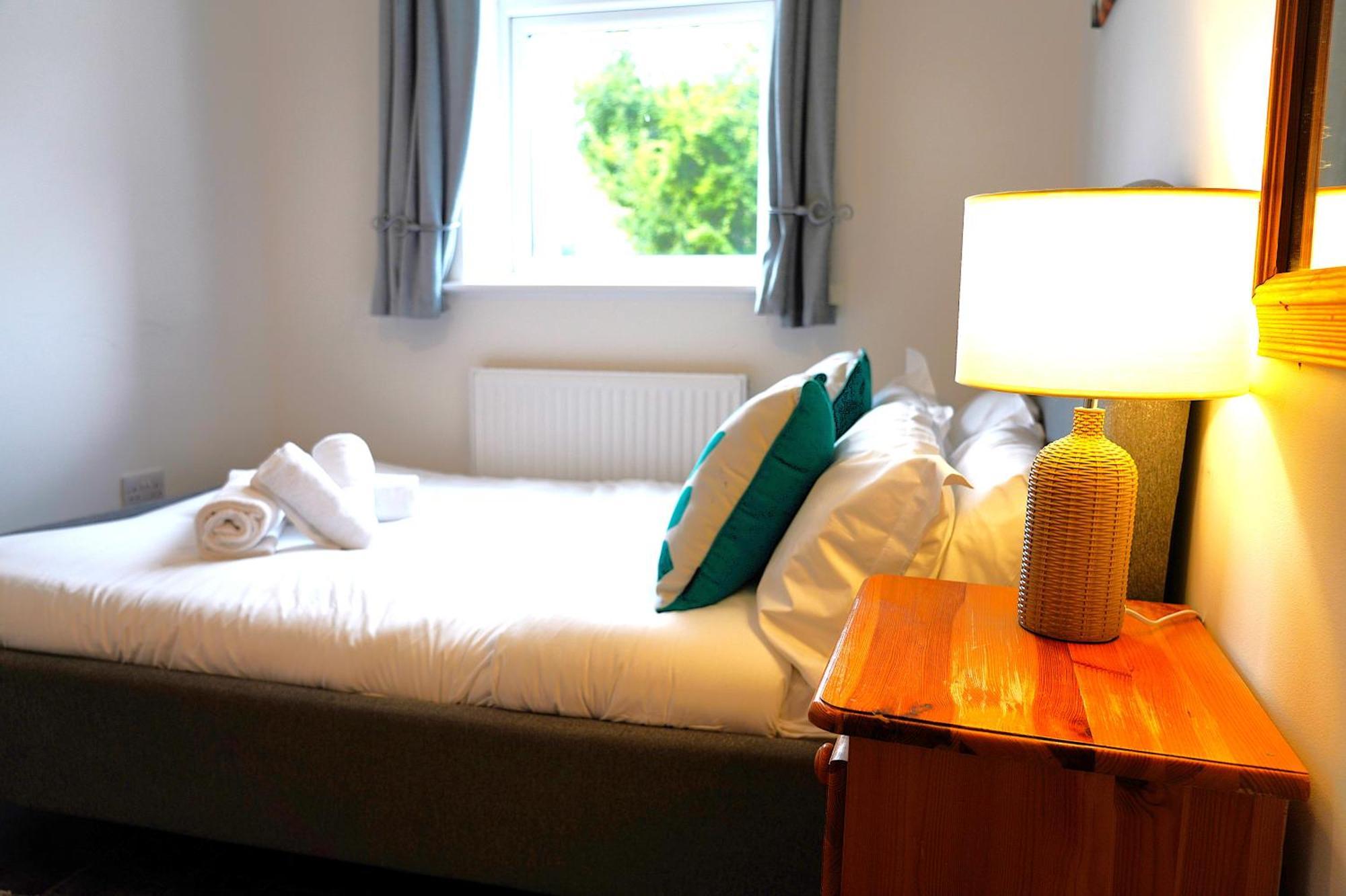 Sleeps 10, Free Parking, Close To Science Park, King Size Bed Milton  Exterior photo