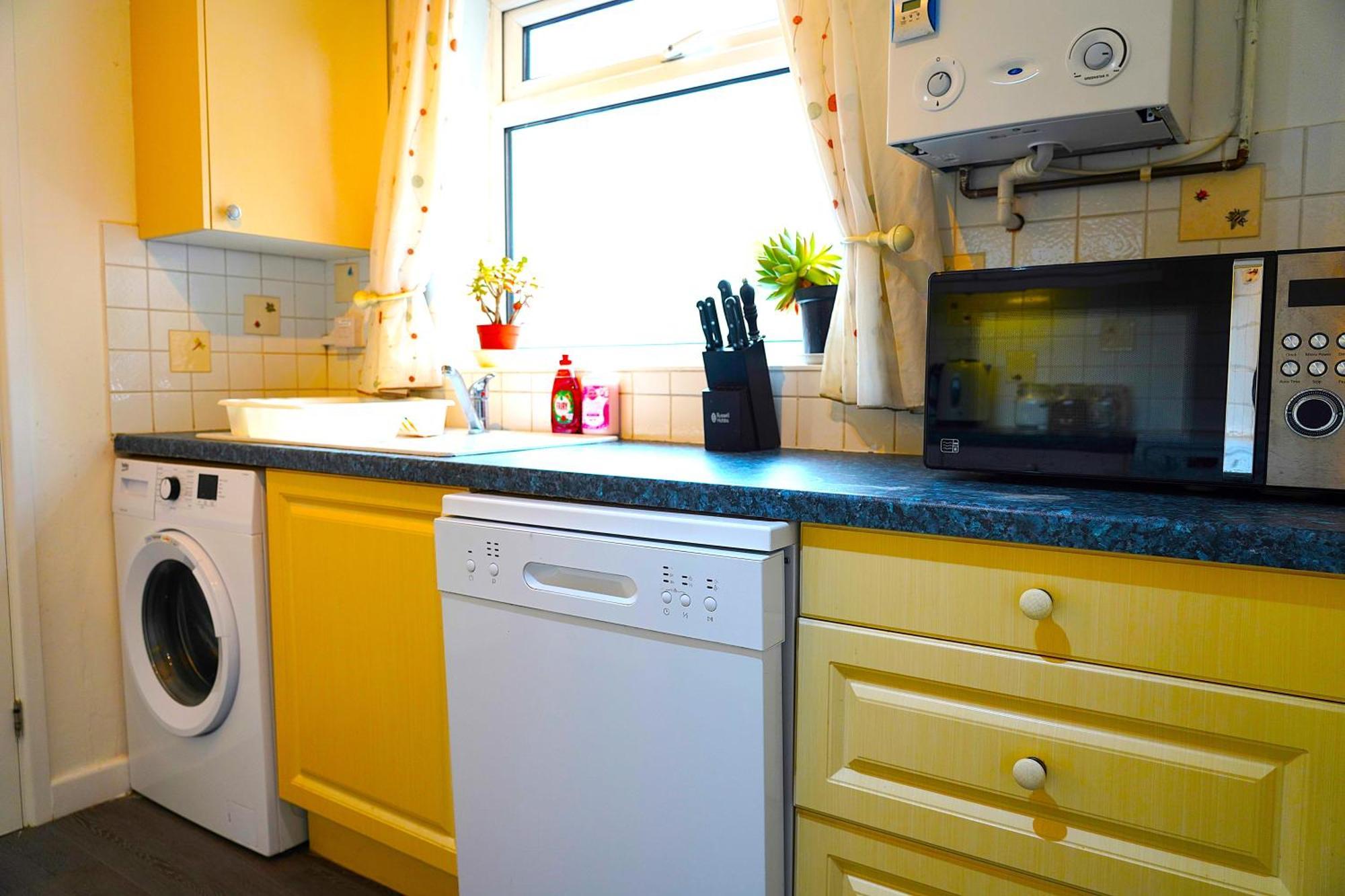Sleeps 10, Free Parking, Close To Science Park, King Size Bed Milton  Exterior photo